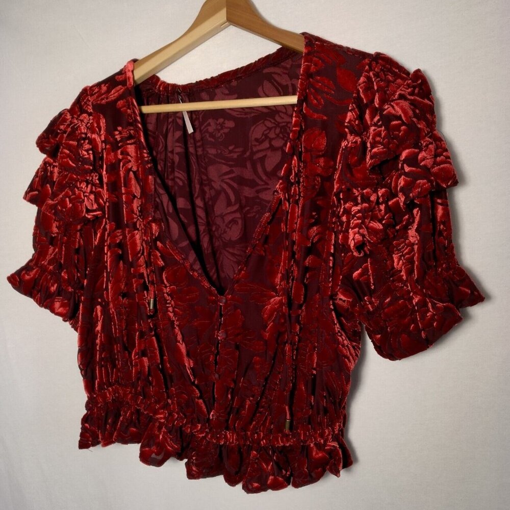 Free People Velveteen Dream Shirt S Red Floral Velour Crop Peasant Ruffle V Neck - Picture 3 of 16